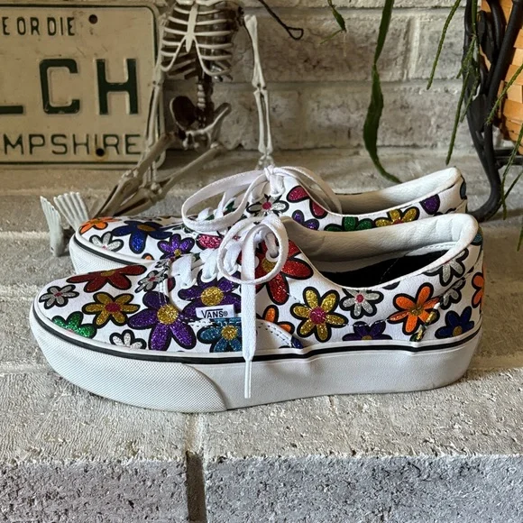 Vans Sneakers with Glittery Floral Design - Picture 4 of 5